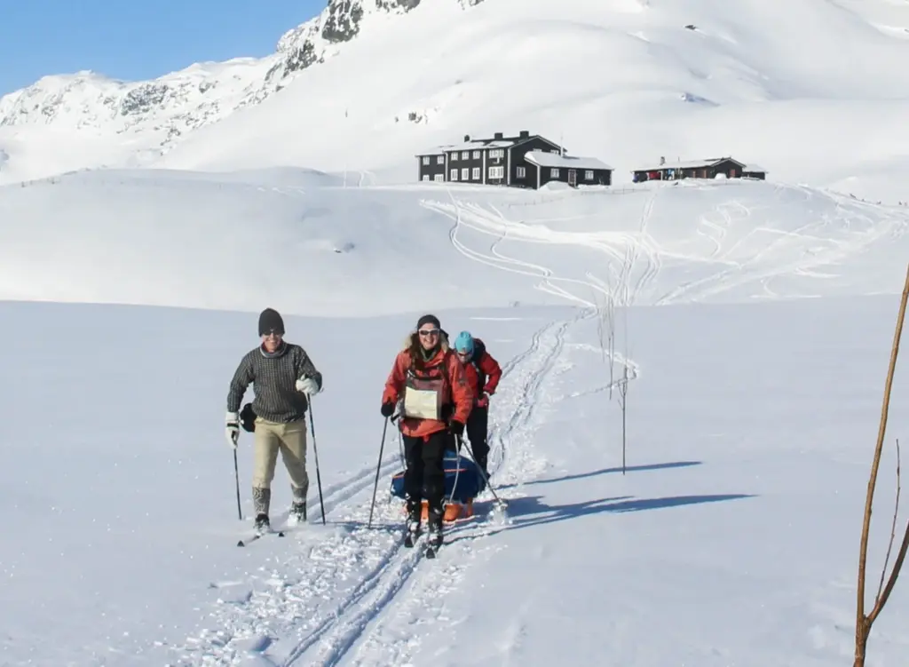 Fjellski inn til Iungdalshytta i Ål