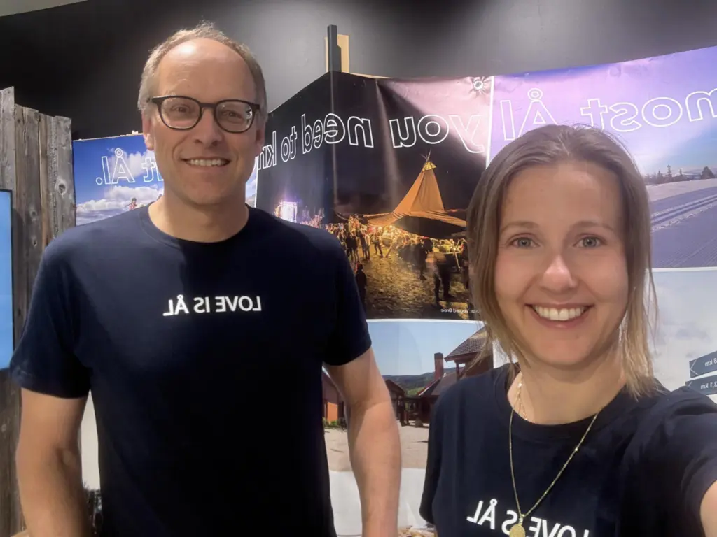 Bilde av Ola & Emilie i Visit Ål