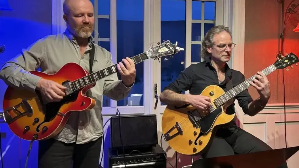 Bilde av gitaristane Frode Kjekstad og Arild Jensen